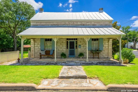 419 W San Antonio St