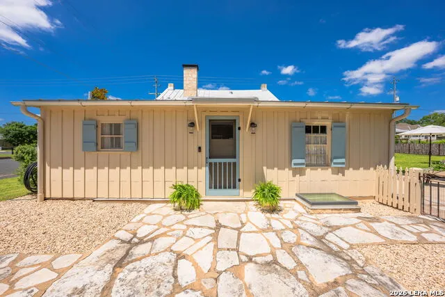 419 W San Antonio St Fredericksburg, TX 78624