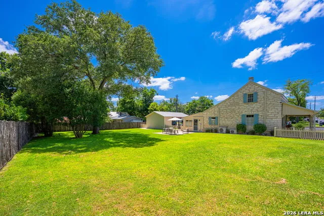 419 W San Antonio St Fredericksburg, TX 78624