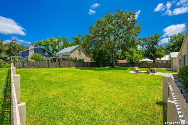 419 W San Antonio St Fredericksburg, TX 78624