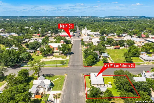 419 W San Antonio St Fredericksburg, TX 78624