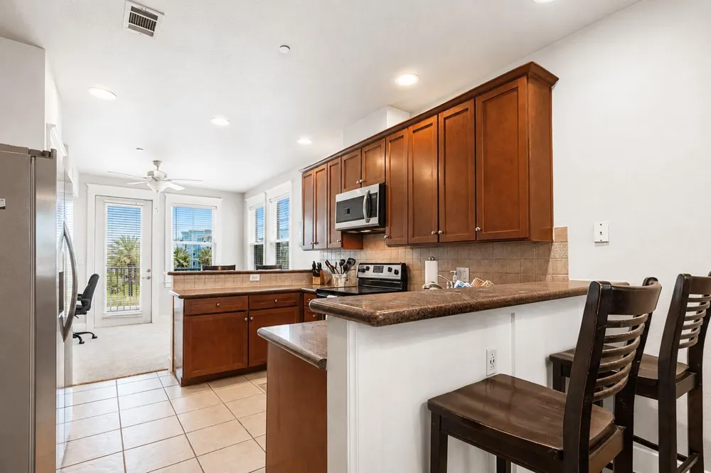 4221 Pointe West Drive #101 Galveston, TX 77554