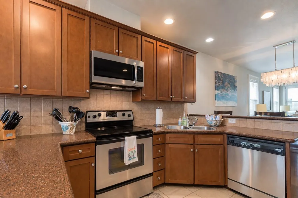 4221 Pointe West Drive #101 Galveston, TX 77554