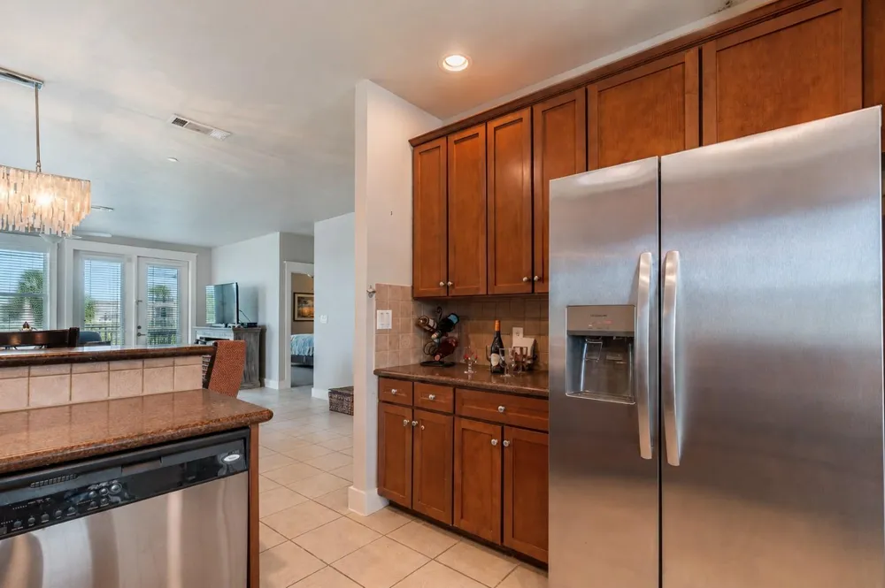 4221 Pointe West Drive #101 Galveston, TX 77554
