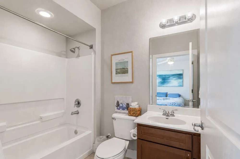 4221 Pointe West Drive #101 Galveston, TX 77554