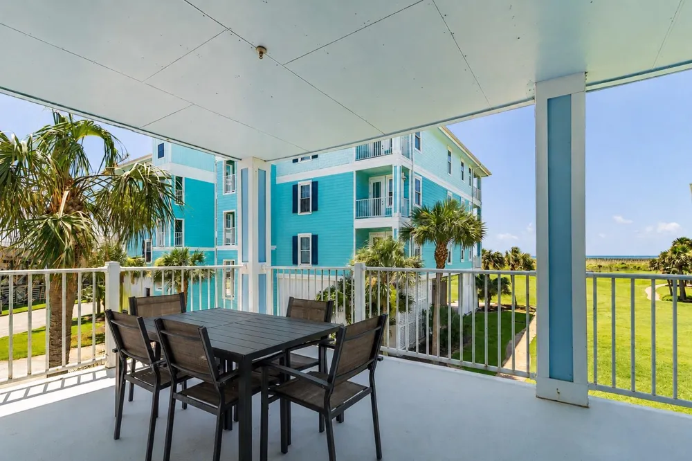 4221 Pointe West Drive #101 Galveston, TX 77554