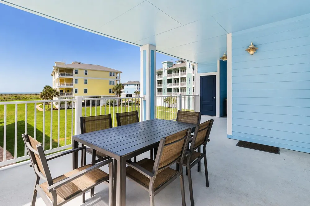 4221 Pointe West Drive #101 Galveston, TX 77554