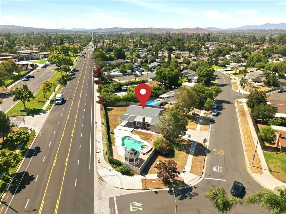 3073 Joshua Tree Riverside, CA 92503