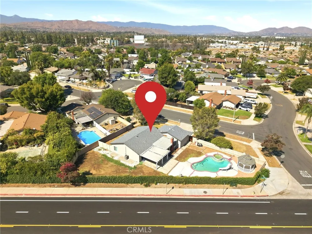 3073 Joshua Tree Riverside, CA 92503