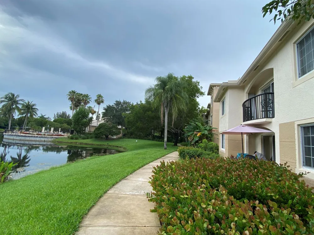 100 Crestwood Court #103 Royal Palm Beach, FL 33411