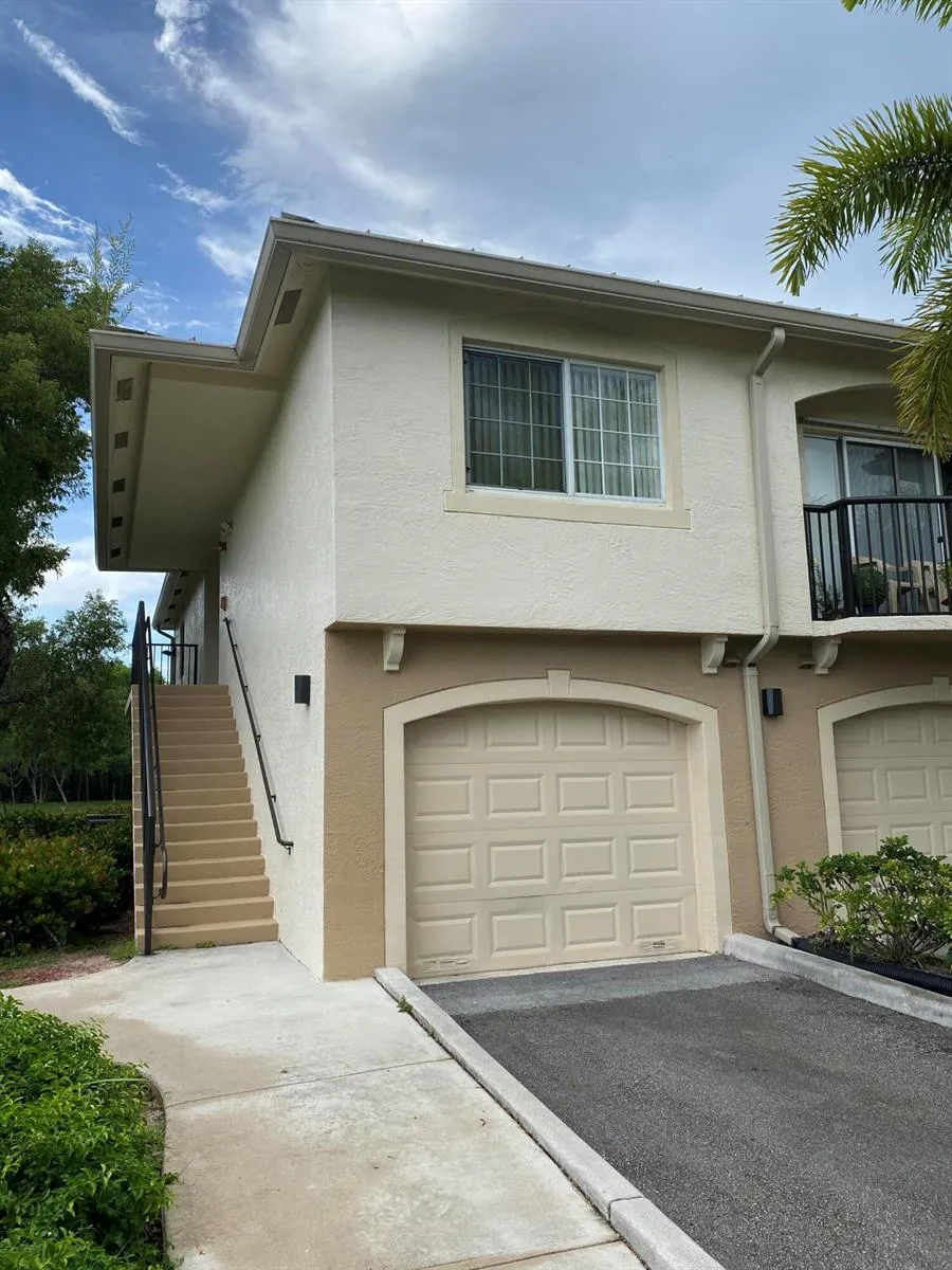100 Crestwood Court #103 Royal Palm Beach, FL 33411