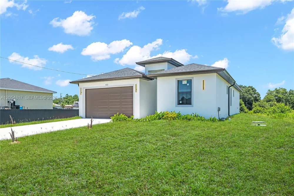 433 Rayford Lehigh Acres, FL 33974
