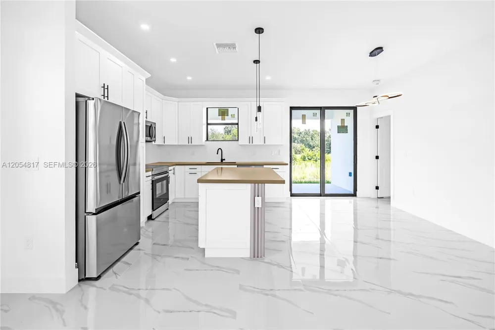 433 Rayford Lehigh Acres, FL 33974