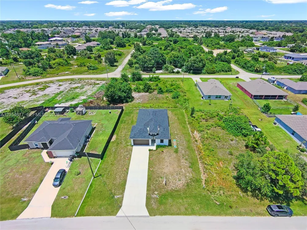 433 Rayford Lehigh Acres, FL 33974