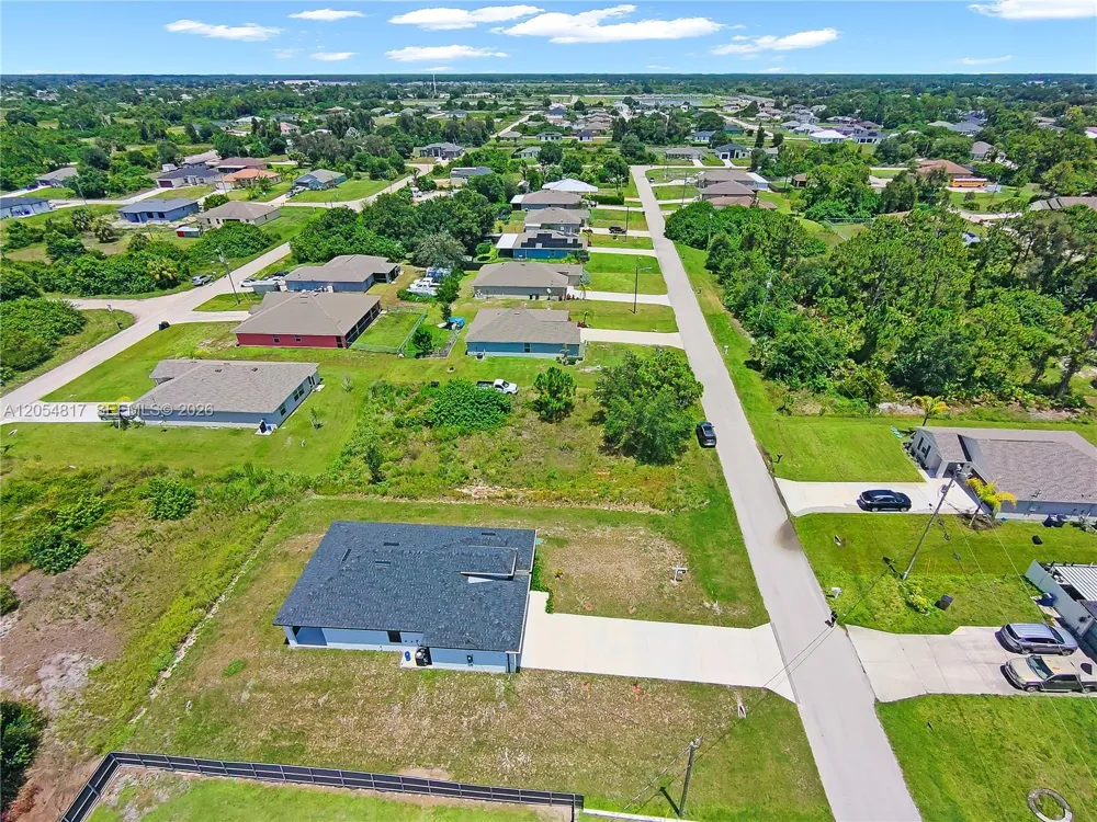 433 Rayford Lehigh Acres, FL 33974