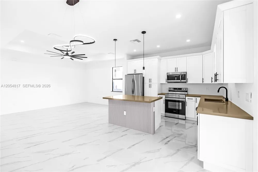 433 Rayford Lehigh Acres, FL 33974