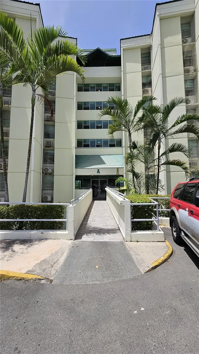 17 REGINA MEDINA #A-705 Guaynabo, PR 00969