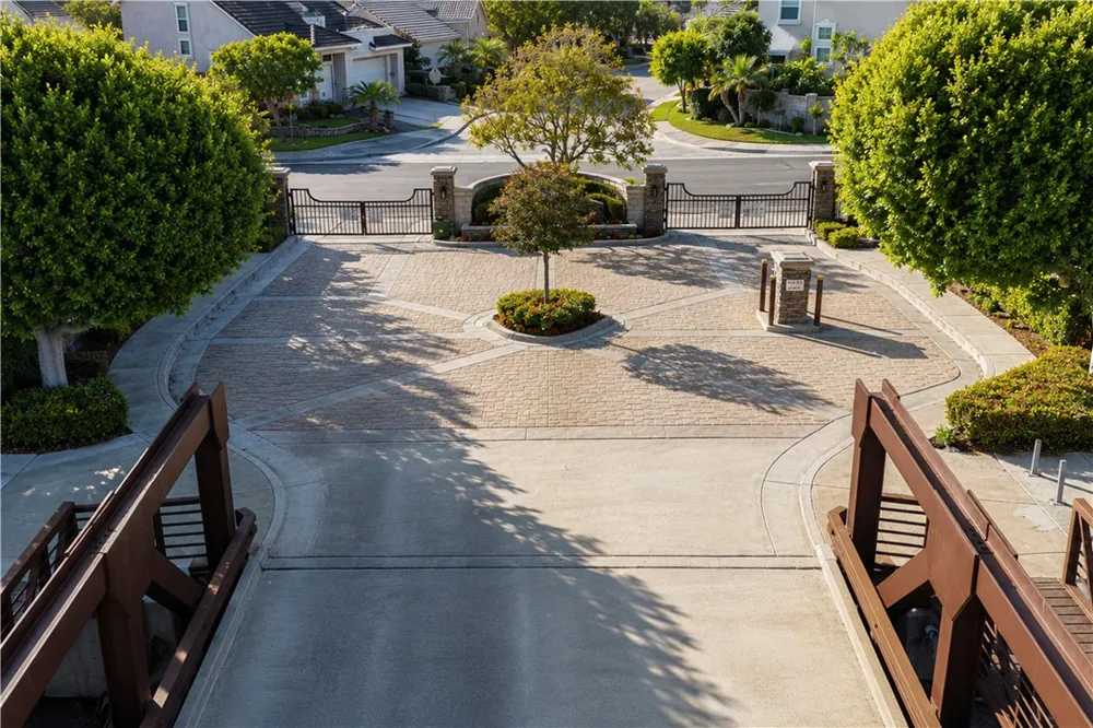 1602 E Autumnridge Court Orange, CA 92866