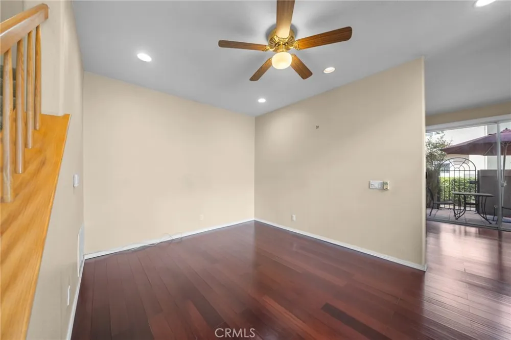 22320 Mission Circle #92 Chatsworth, CA 91311
