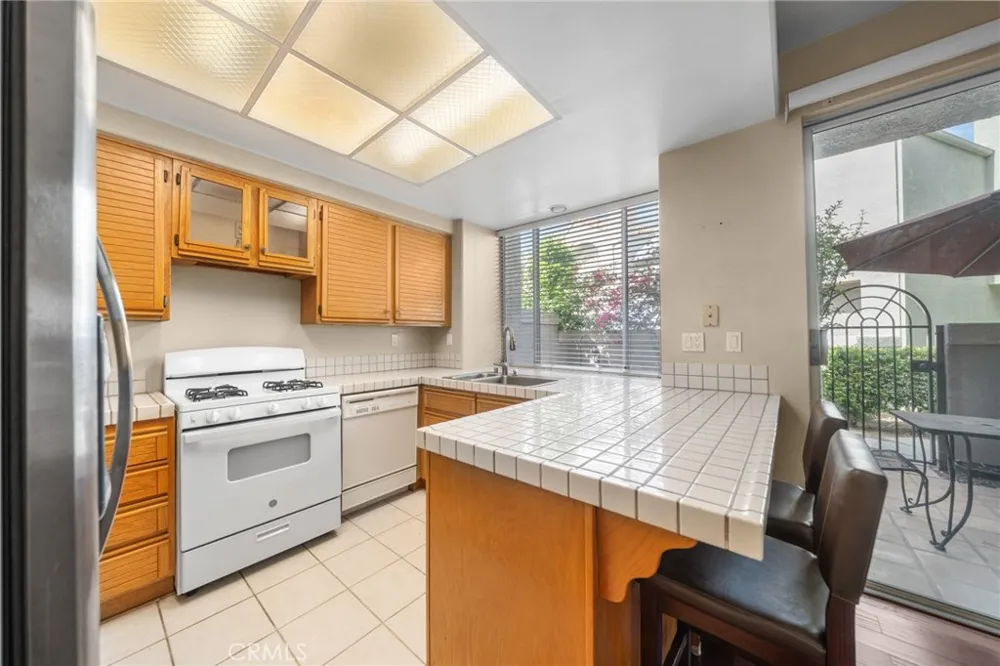 22320 Mission Circle #92 Chatsworth, CA 91311