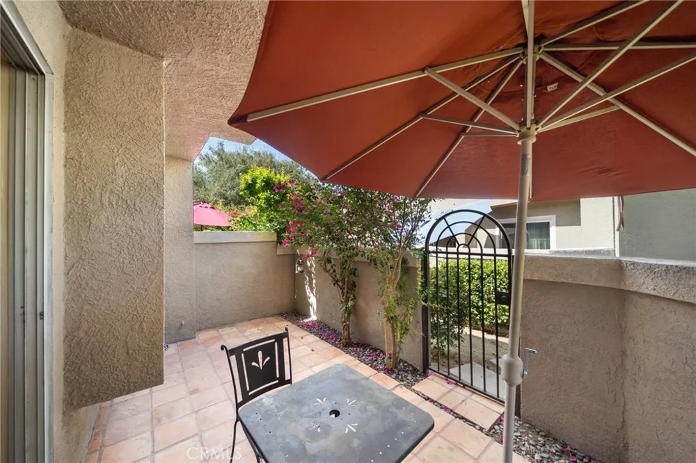 22320 Mission Circle #92 Chatsworth, CA 91311