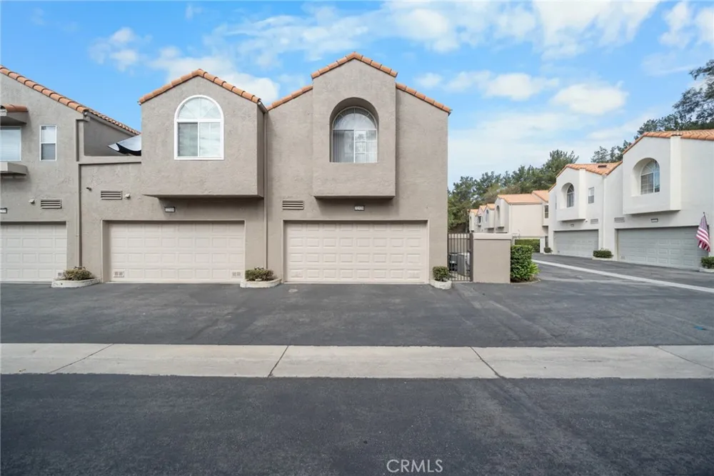 22320 Mission Circle #92 Chatsworth, CA 91311