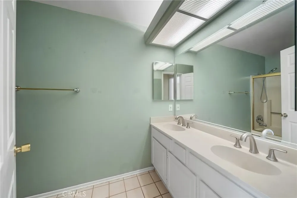 22320 Mission Circle #92 Chatsworth, CA 91311