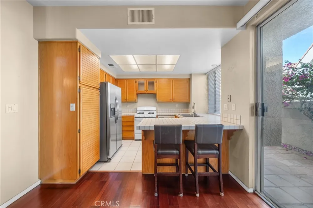 22320 Mission Circle #92 Chatsworth, CA 91311