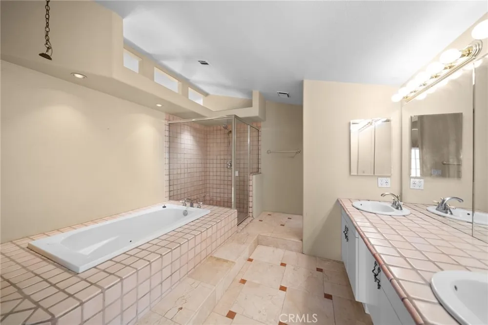22320 Mission Circle #92 Chatsworth, CA 91311