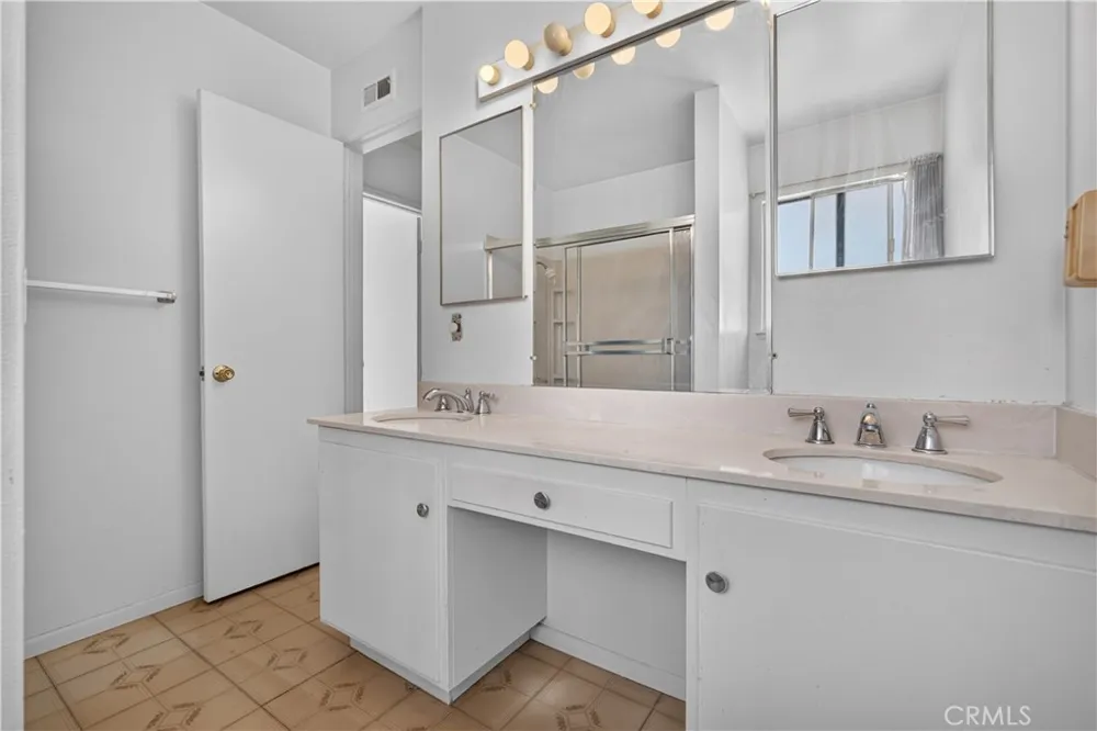8170 Glengarry Buena Park, CA 90621