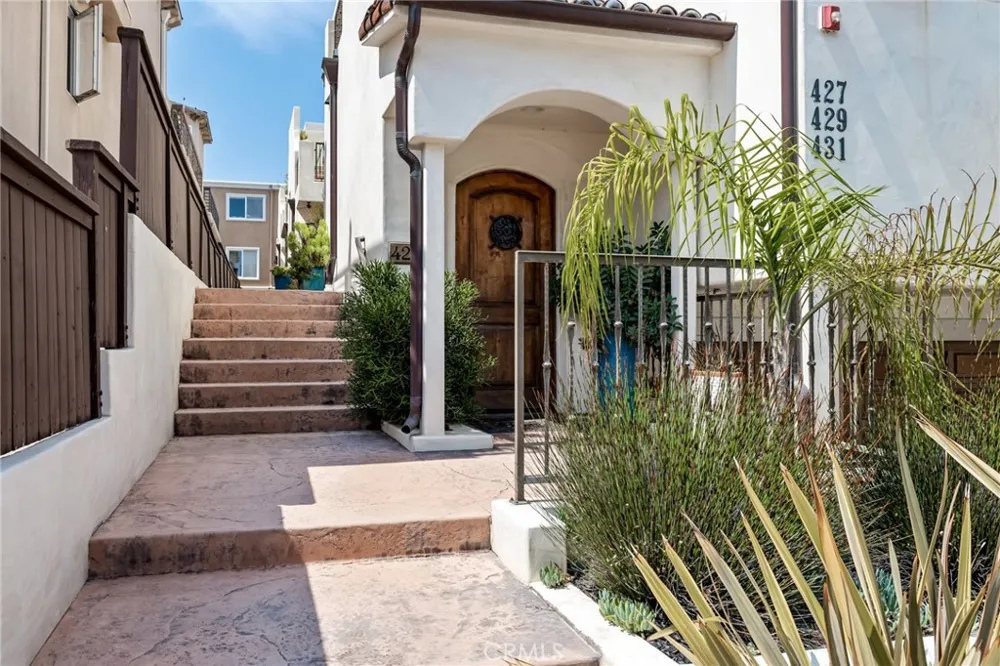 429 11th Street Hermosa Beach, CA 90254