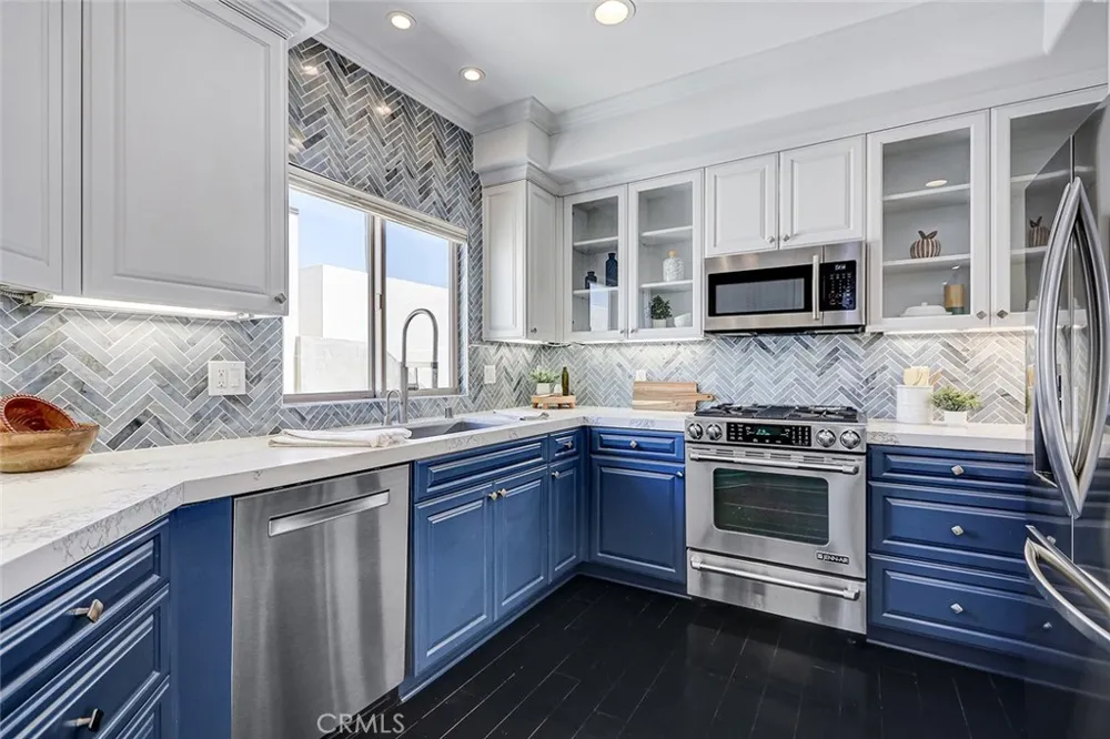 429 11th Street Hermosa Beach, CA 90254