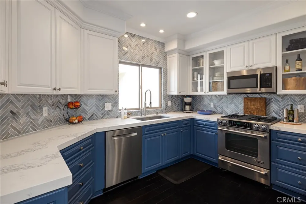 429 11th Street Hermosa Beach, CA 90254