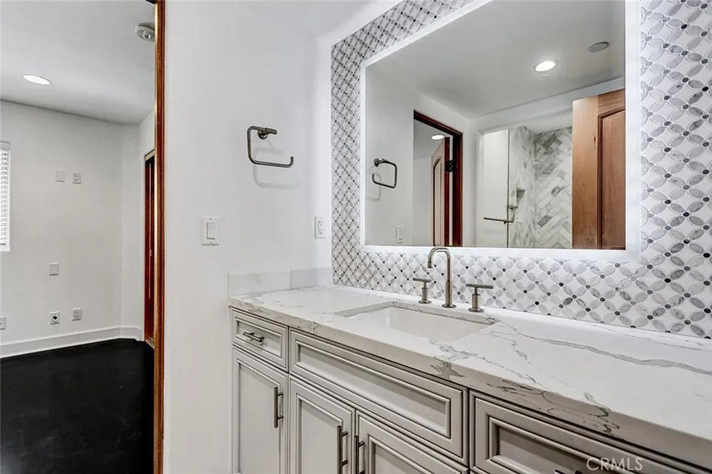 429 11th Street Hermosa Beach, CA 90254