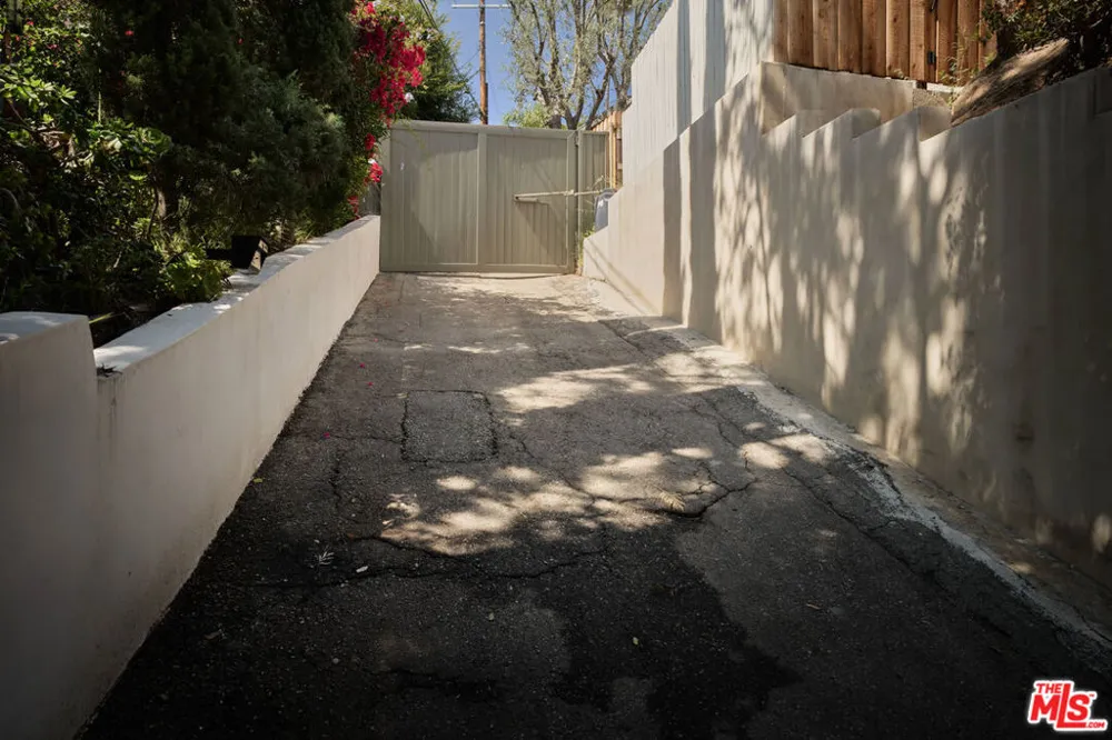 1205 Eagle Vista Drive Los Angeles, CA 90041