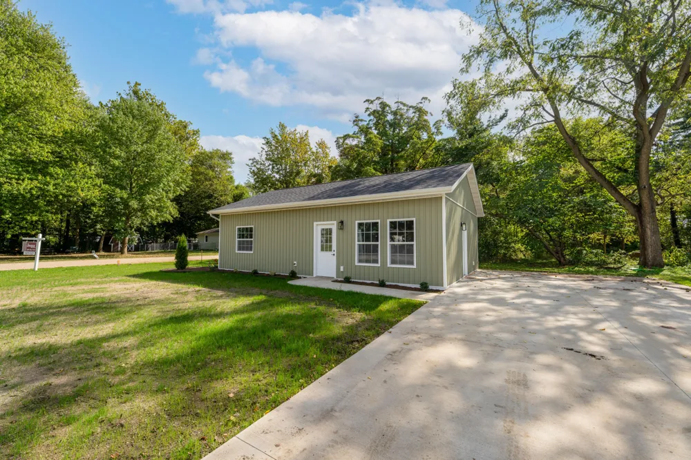 1118 Millard Court Three Rivers, MI 49093
