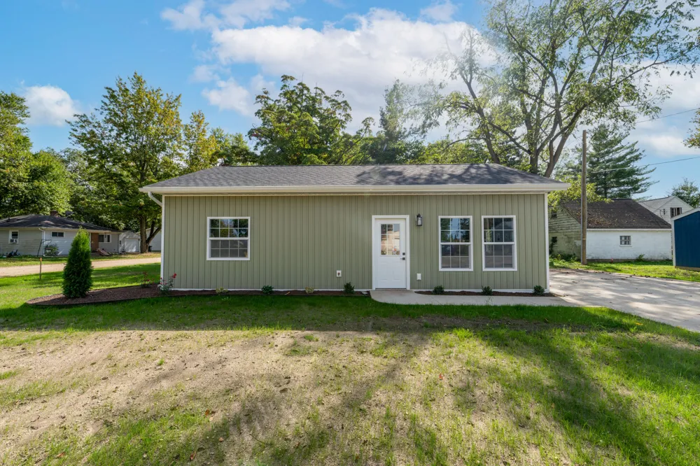 1118 Millard Court Three Rivers, MI 49093