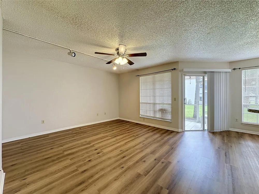 4817 NORMANDY PLACE #105 Orlando, FL 32811