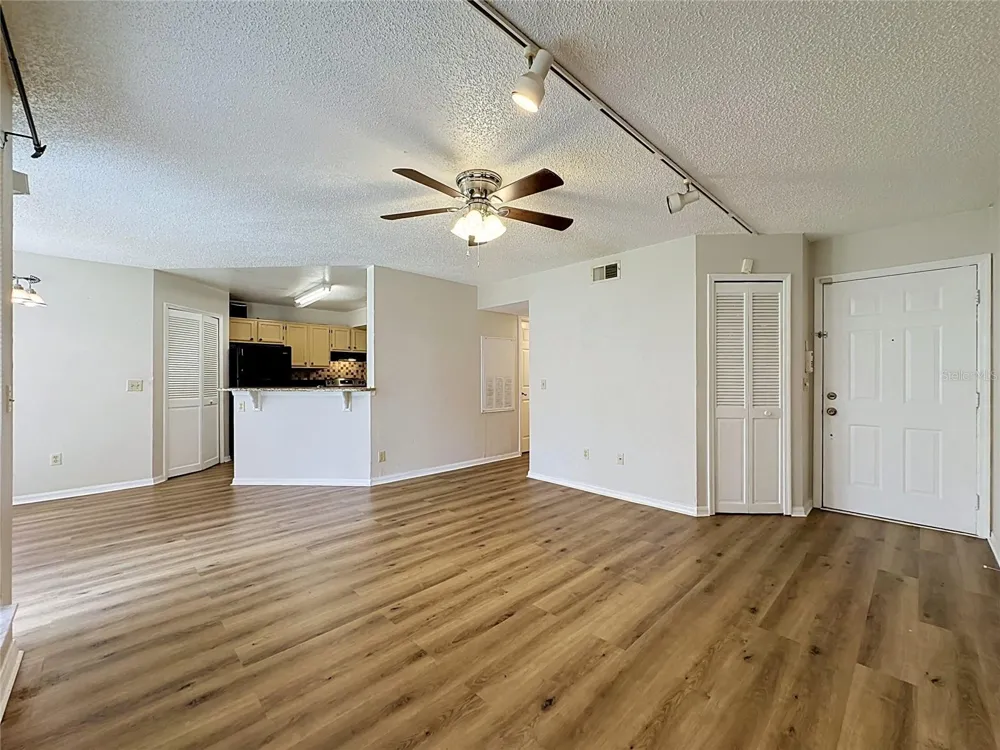 4817 NORMANDY PLACE #105 Orlando, FL 32811