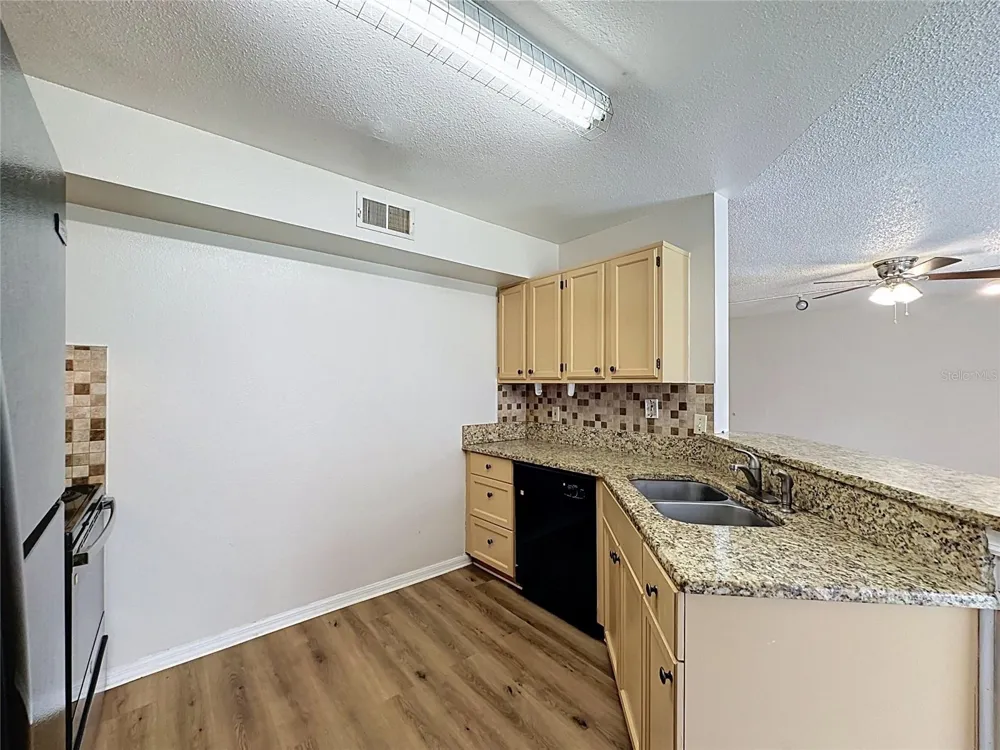 4817 NORMANDY PLACE #105 Orlando, FL 32811
