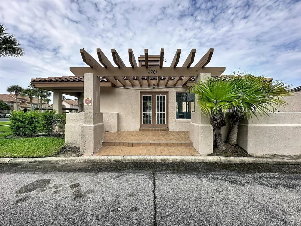4817 NORMANDY PLACE #105 Orlando, FL 32811