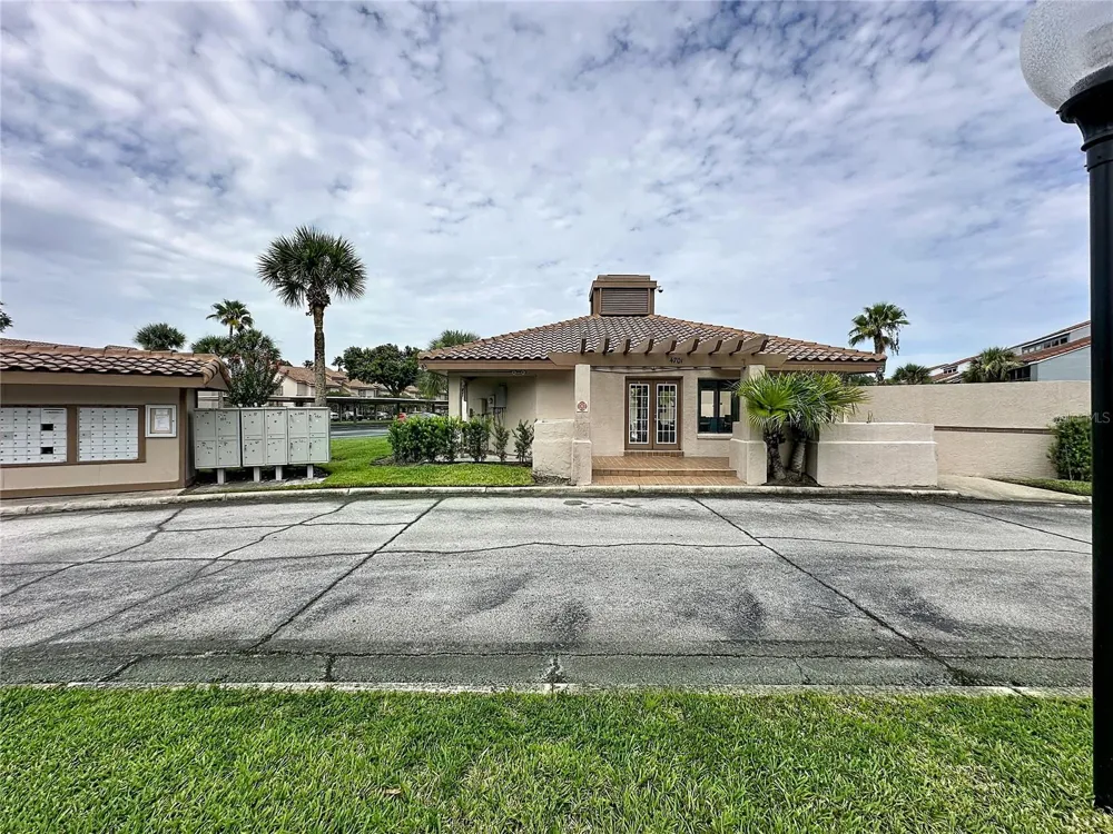 4817 NORMANDY PLACE #105 Orlando, FL 32811