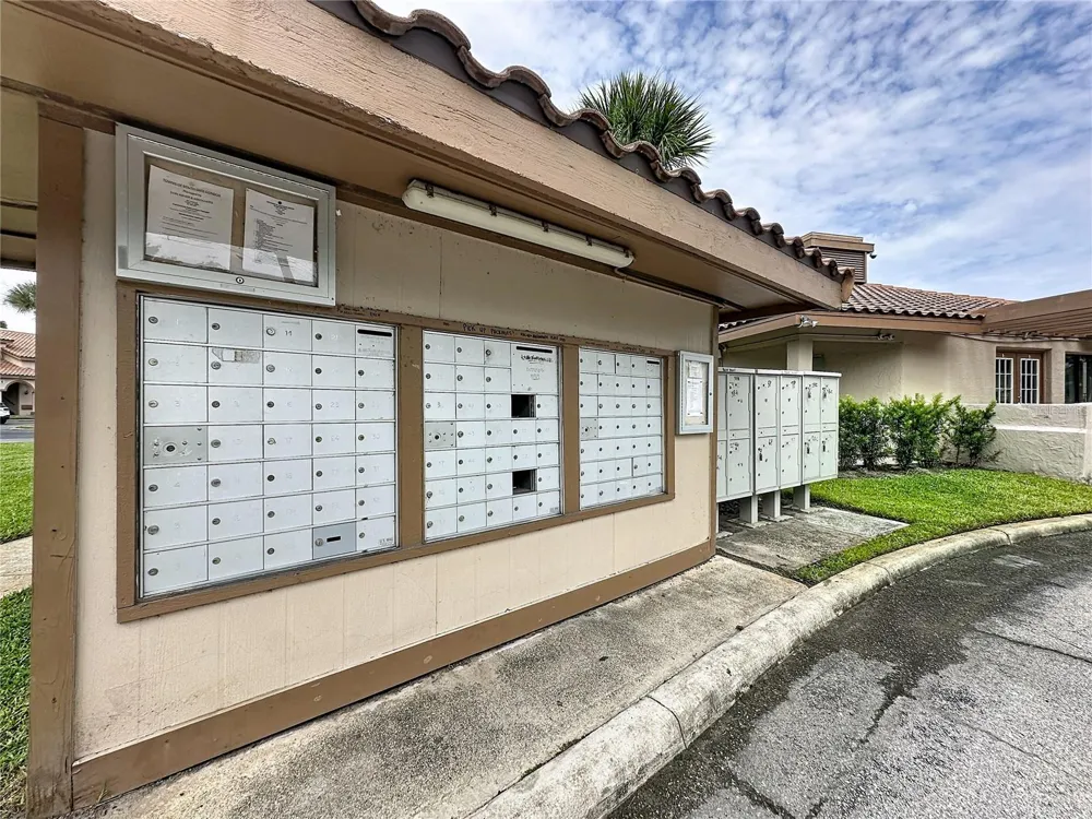 4817 NORMANDY PLACE #105 Orlando, FL 32811