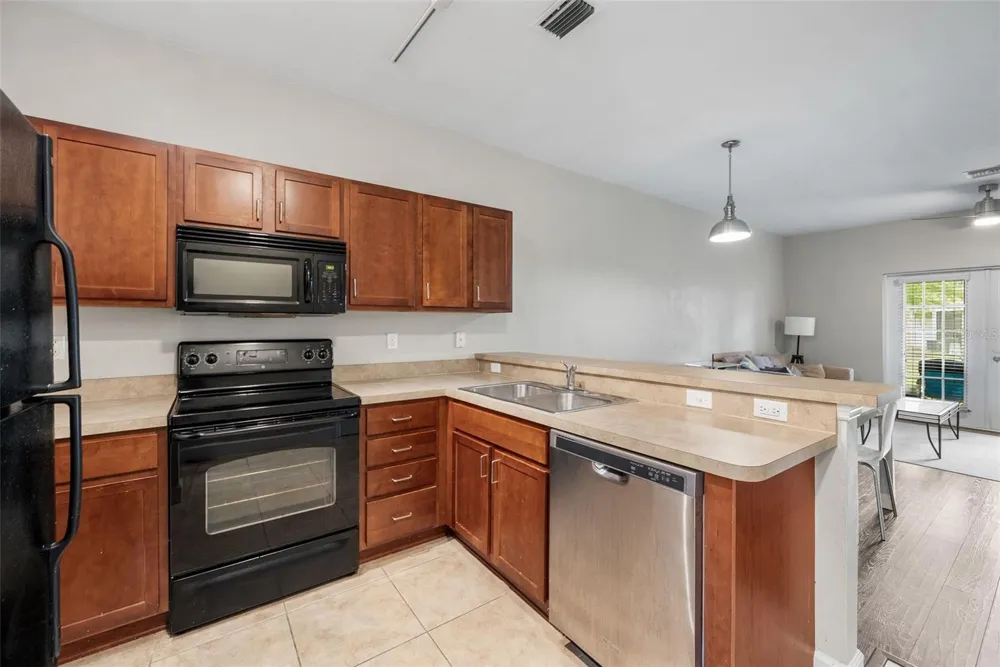 2927 SW 35TH PLACE #113 Gainesville, FL 32608