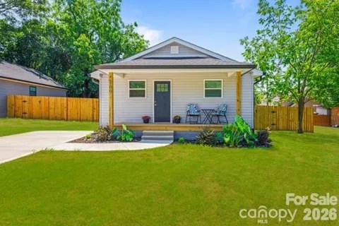 109 W Poplar Street W