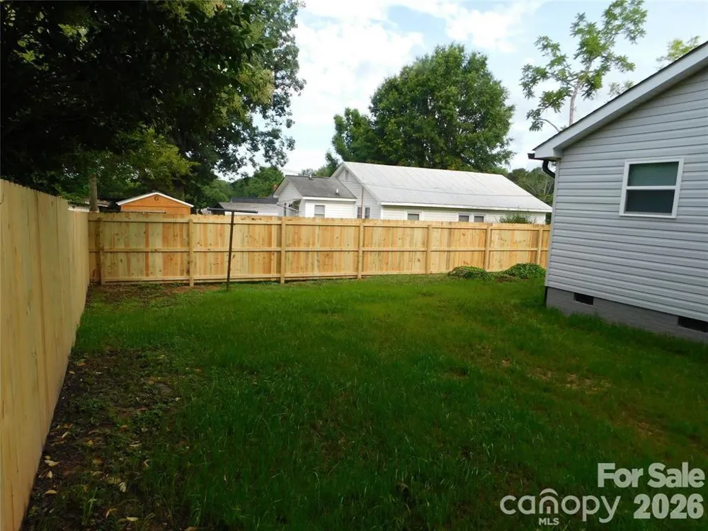 109 W Poplar Street W Stanley, NC 28164