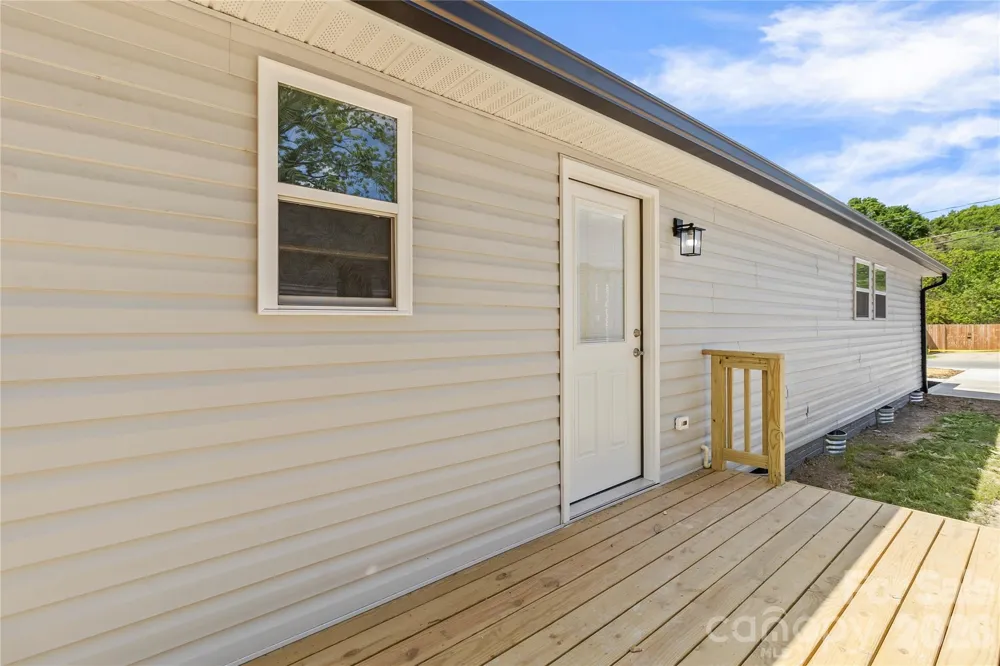 109 W Poplar Street W Stanley, NC 28164