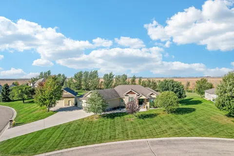7013 Maple Lane