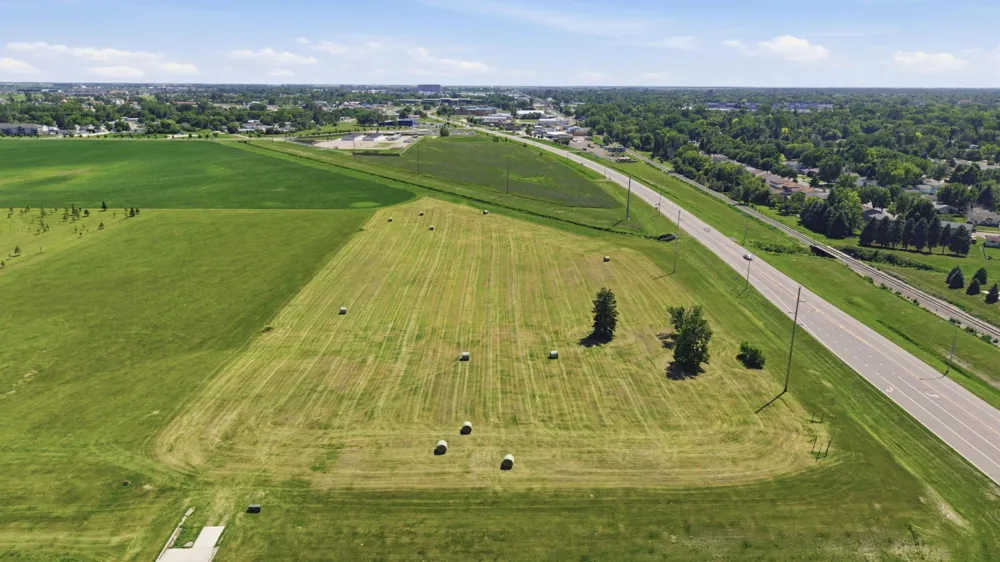 2305 15th Avenue Moorhead, MN 56560