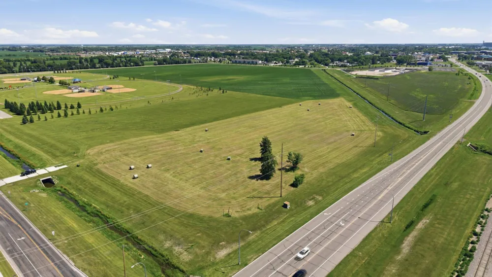 2305 15th Avenue Moorhead, MN 56560